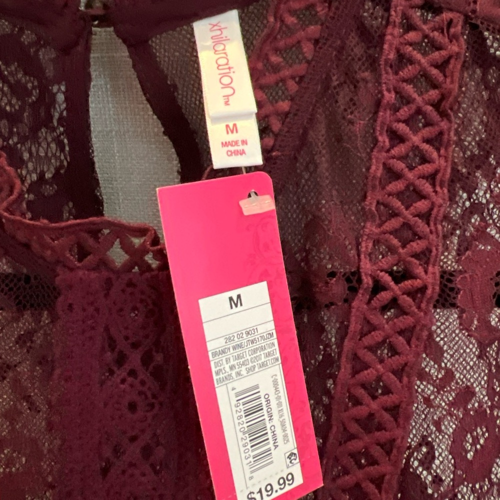 NWT Xhilaration Women's Burgundy Embroidered Lace Overlay Sleeveless Top M - Picture 4 of 9